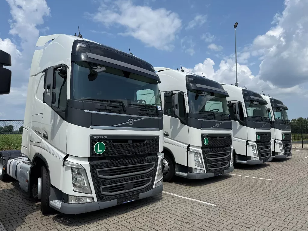 Volvo FH 13.420 FH420 XL cab / 4 units available